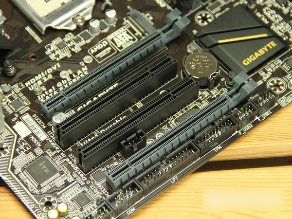 B150和C232哪個好 C232和B150主板區別對比