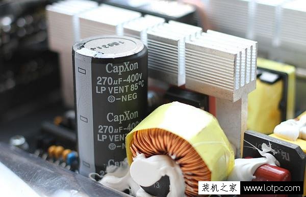 臺式機電源選購經驗：教你如何從PC電源內部電子元件看偷工減料