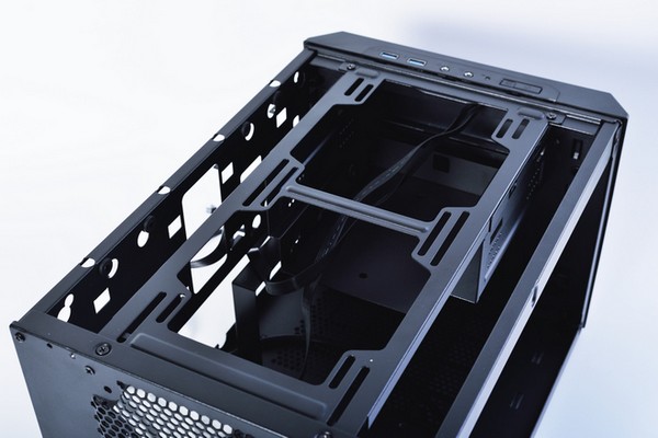 Fractal Design Core 500側面